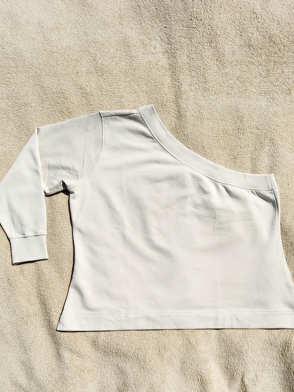 GSTQ 100% Organic Cotton One Shoulder Ivory Sweatshirt Sweater Women Size 1x NWT